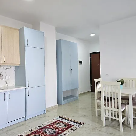 One Bedroom In 001 *