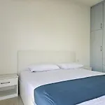 One Bedroom In 001 *