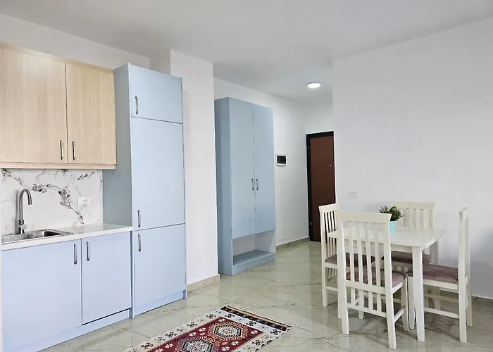 One Bedroom In 001 *